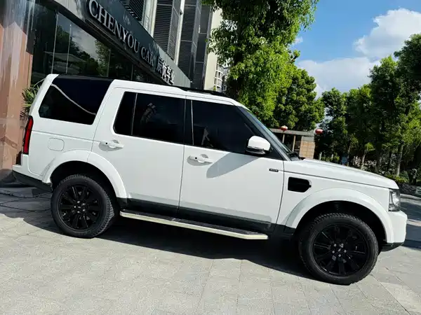 Land Rover Discovery 2016