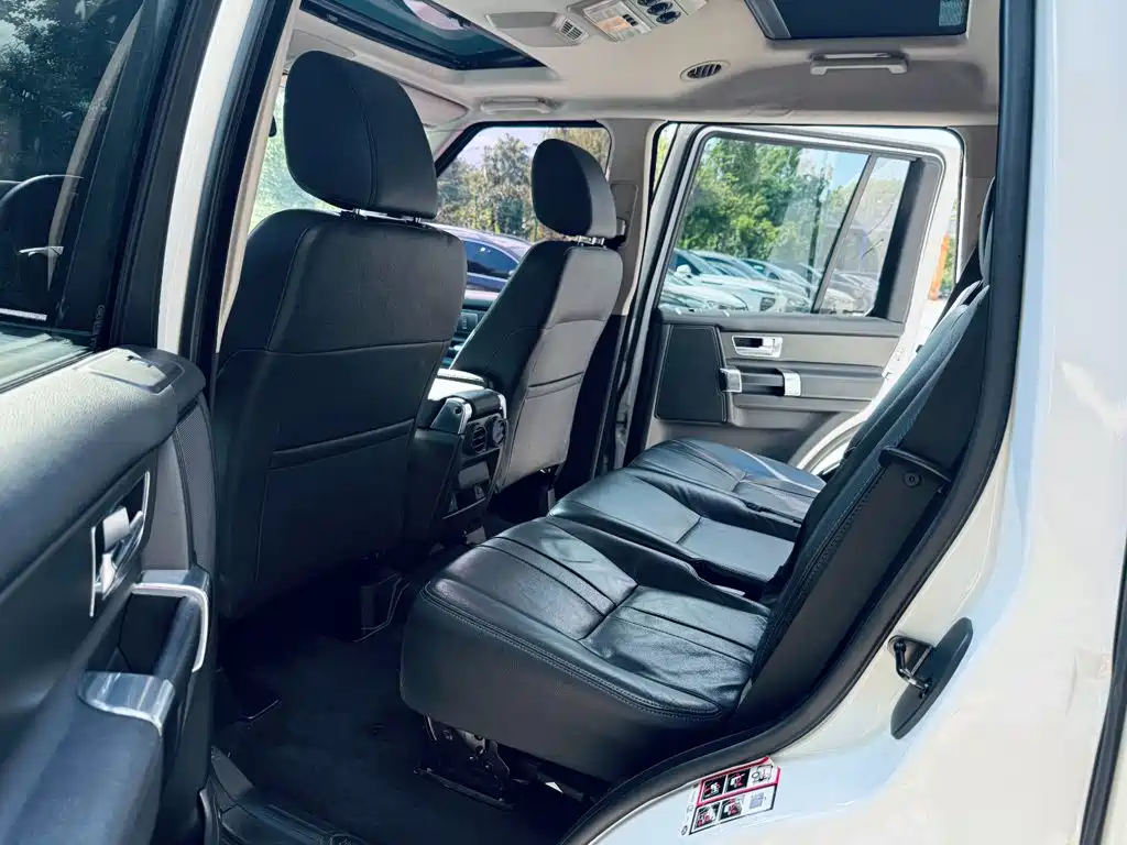Land Rover Discovery 2016 — фото 14