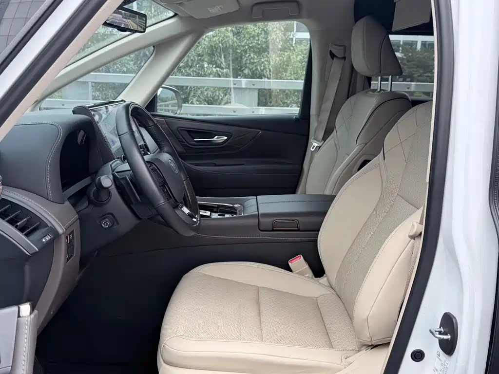Toyota Alphard 2023 — фото 7