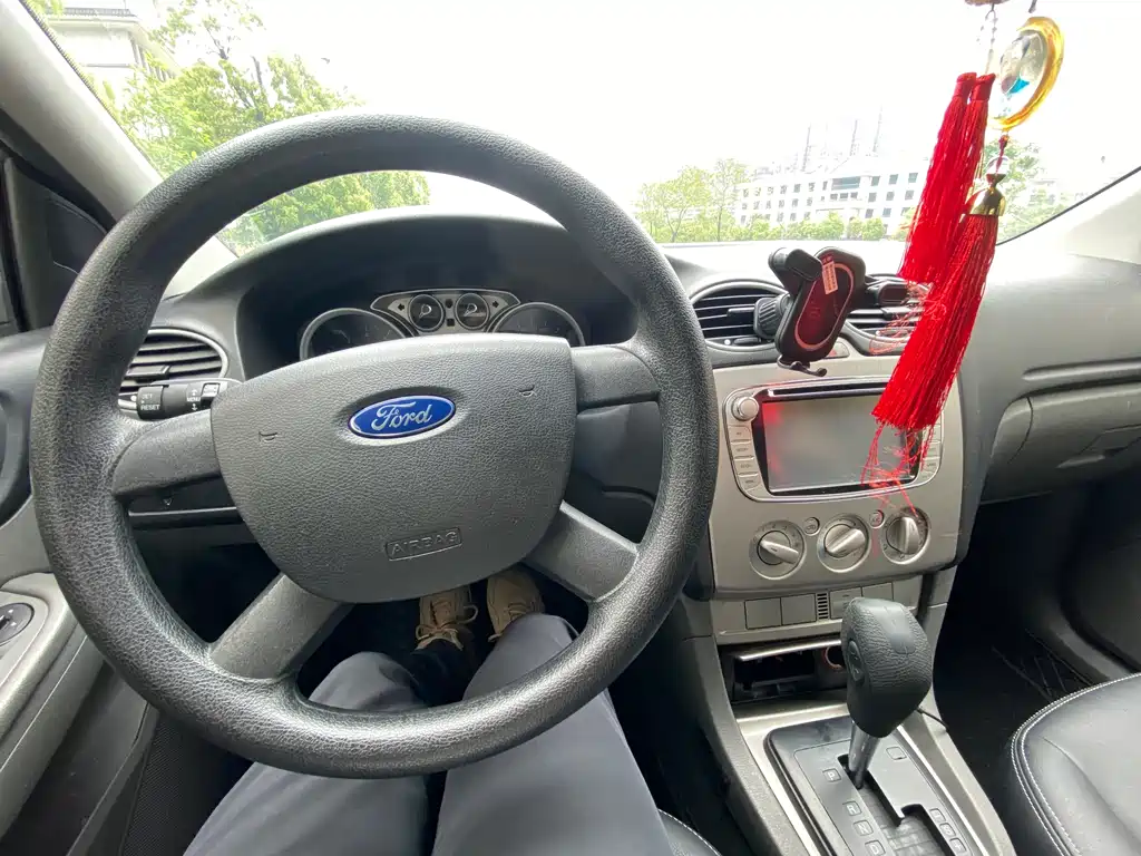 Ford Focus 2015 — фото 14