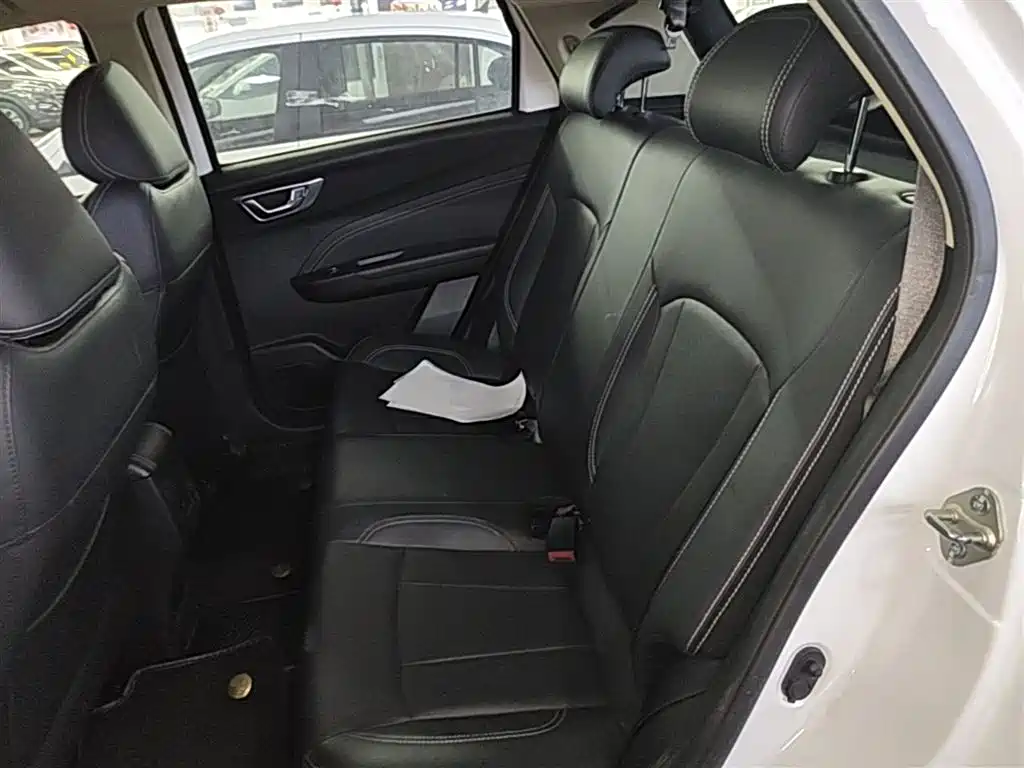 Geely Vision X3 2020 — фото 16