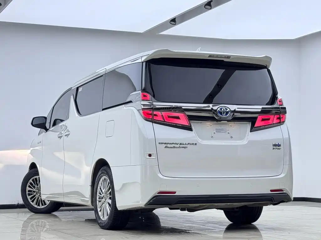 Toyota Vellfire 2021 — фото 19