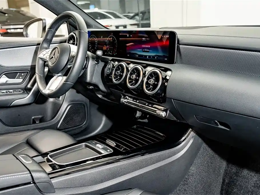 Mercedes-Benz A-Class 2024 — фото 18