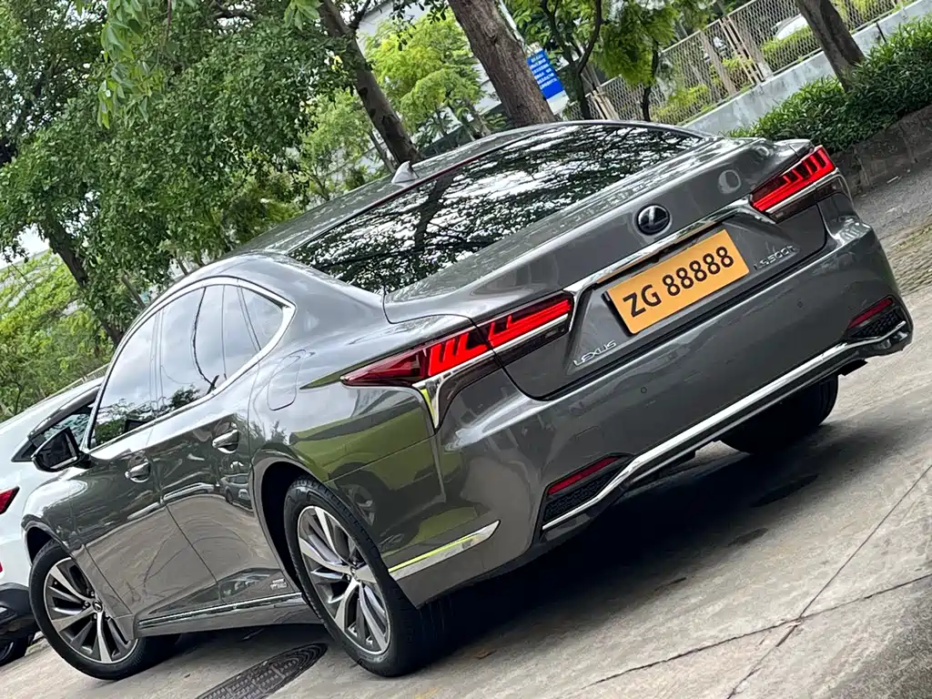 Lexus LS 2019 — фото 8