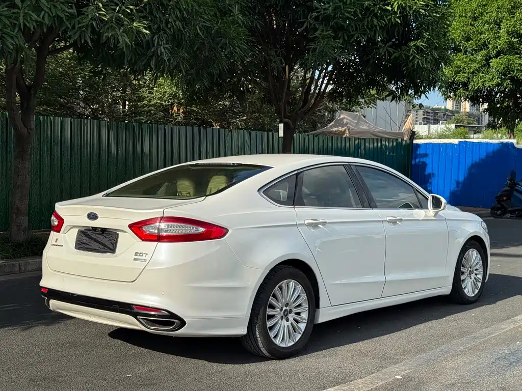 Ford Mondeo 2013 — фото 5