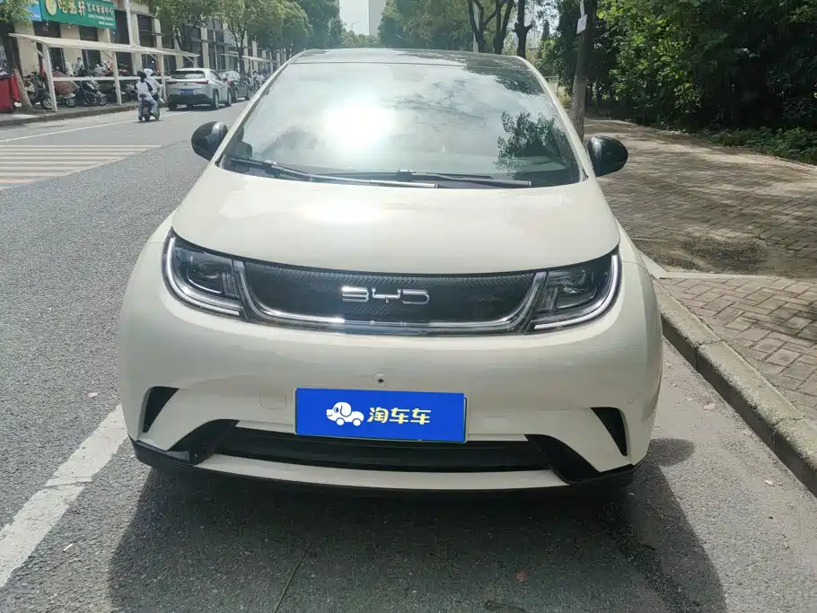 BYD Dolphin 2023