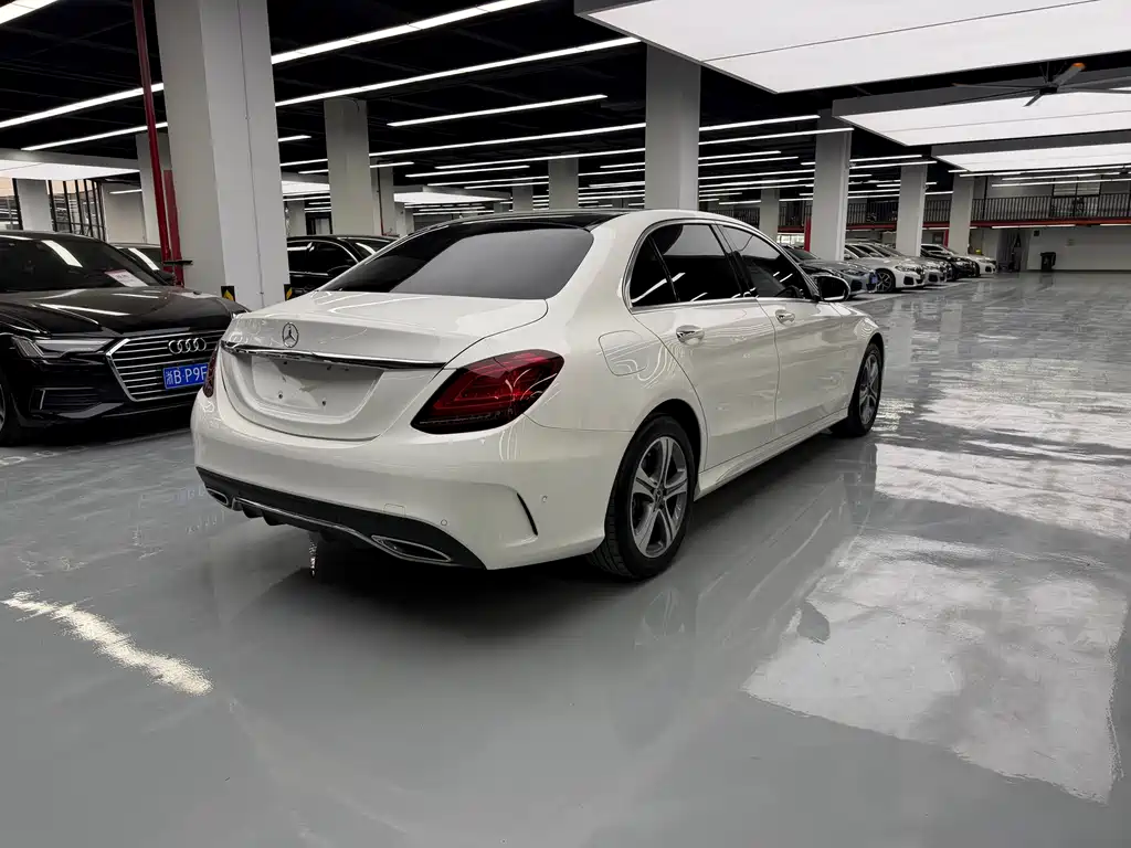 Mercedes-Benz C-Class 2022 — фото 18