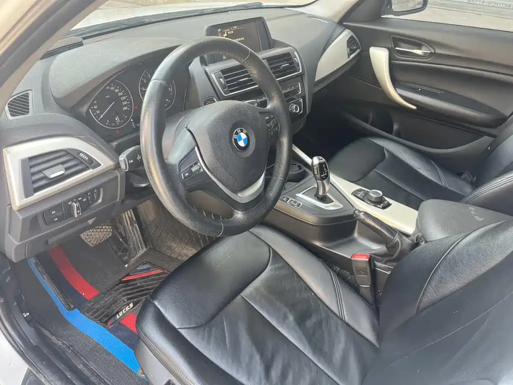 BMW 1 Series 2018 — фото 10