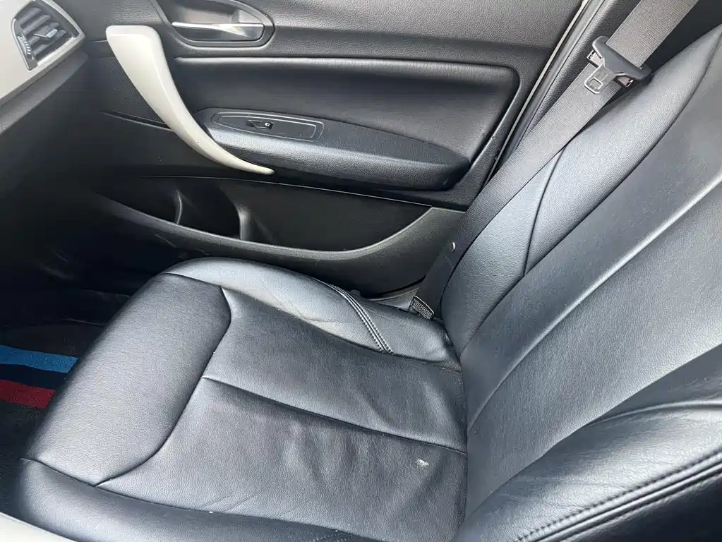 BMW 1 Series 2018 — фото 13