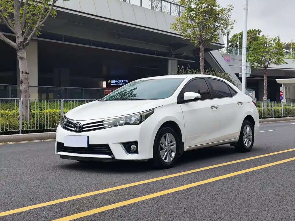 Toyota Corolla 2016 — фото 1