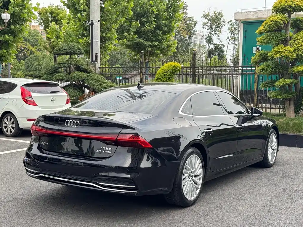 Audi A7L 2022 — фото 7
