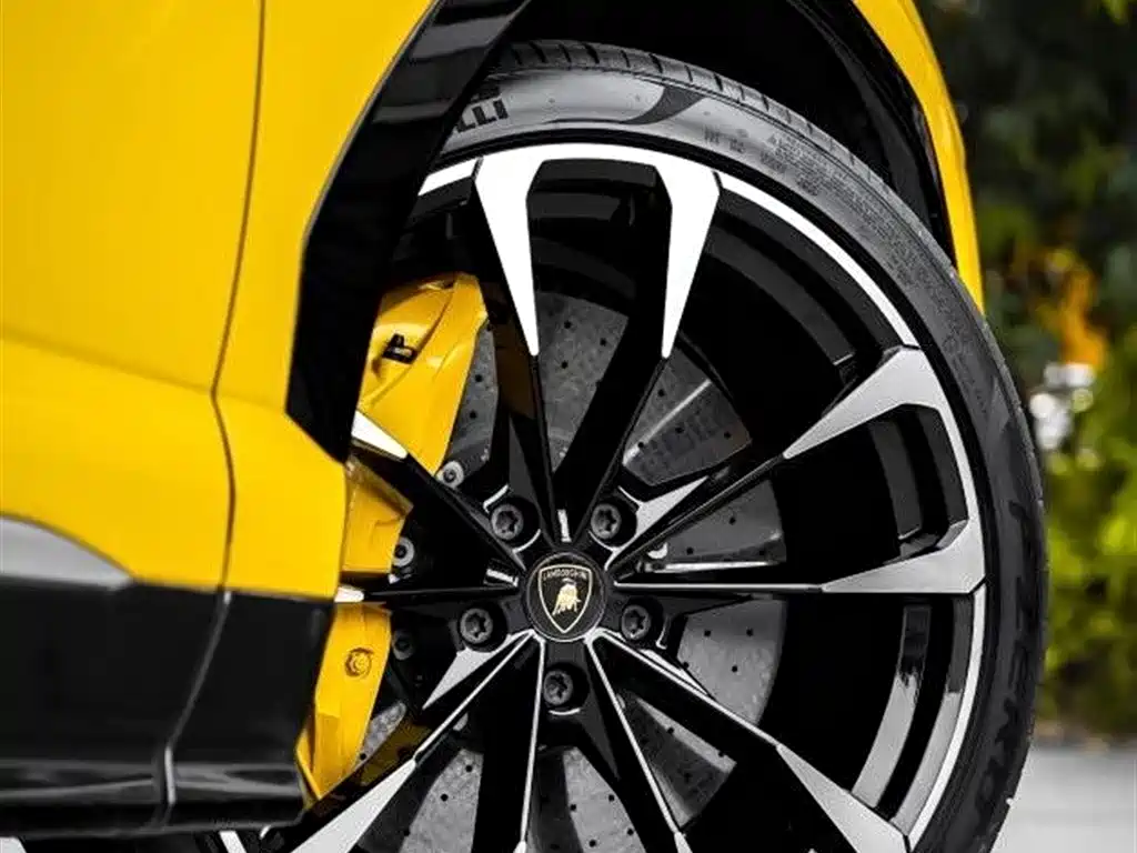 Lamborghini Urus 2019 — фото 14