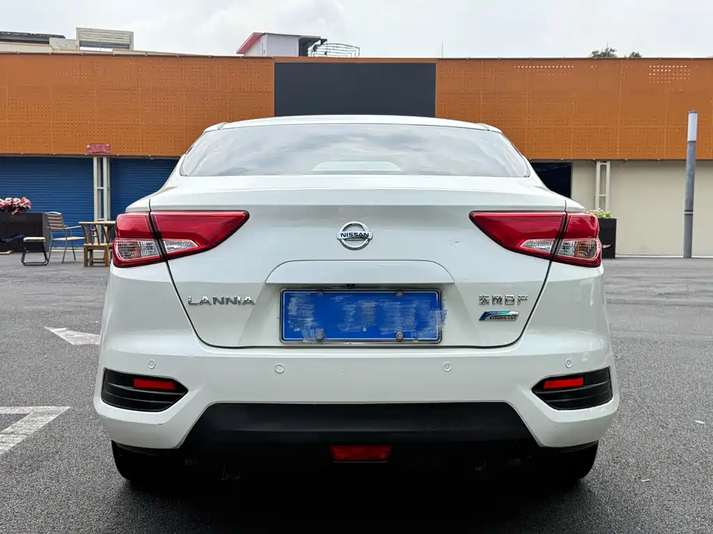 Nissan Bluebird 2018 — фото 11