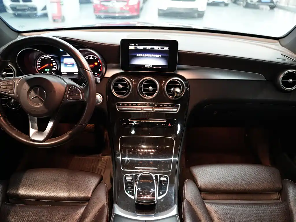 Mercedes-Benz GLC 2018 — фото 17