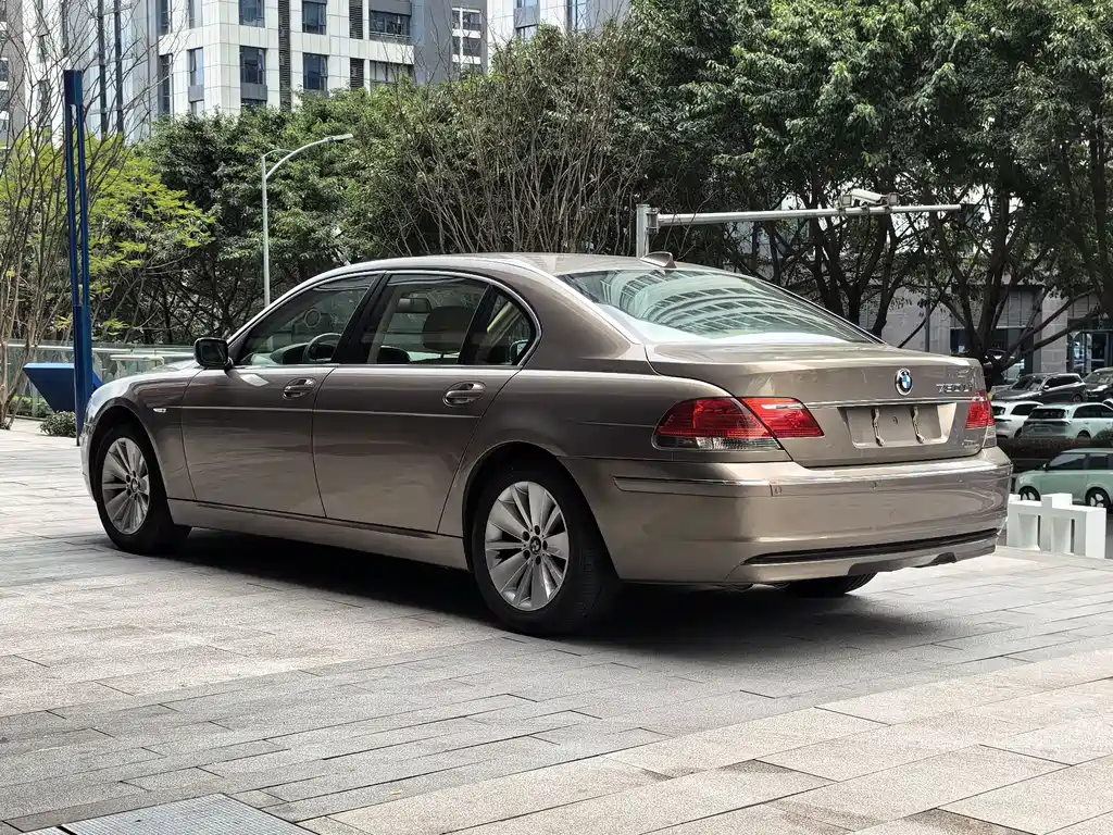 BMW 7 Series 2009 — фото 3