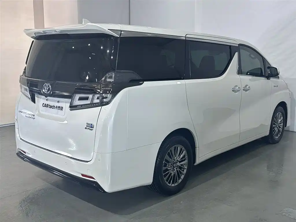 Toyota Vellfire 2023 — фото 19