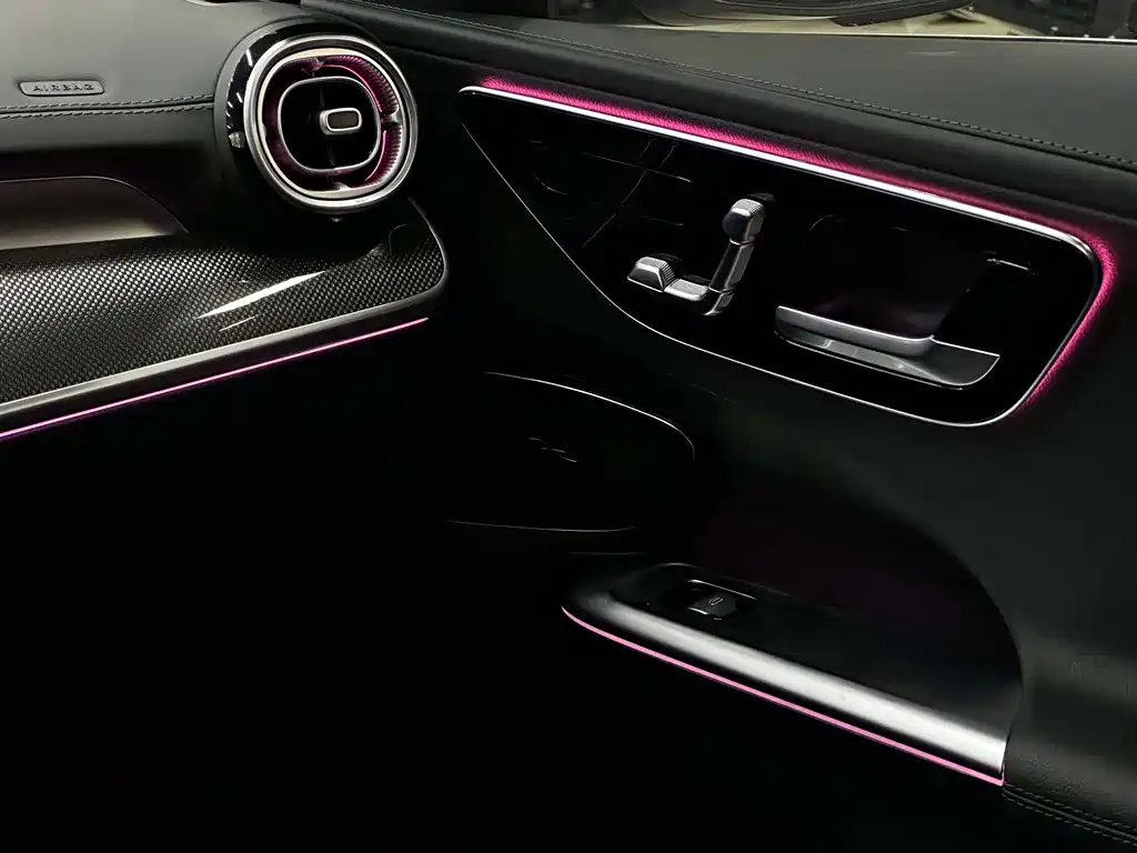 Mercedes-Benz C-Class 2024 — фото 13