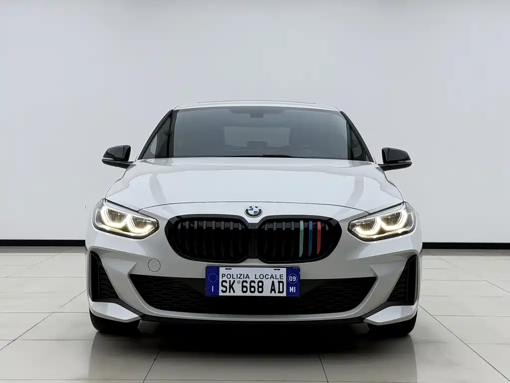 BMW 1 Series 2019 — фото 2