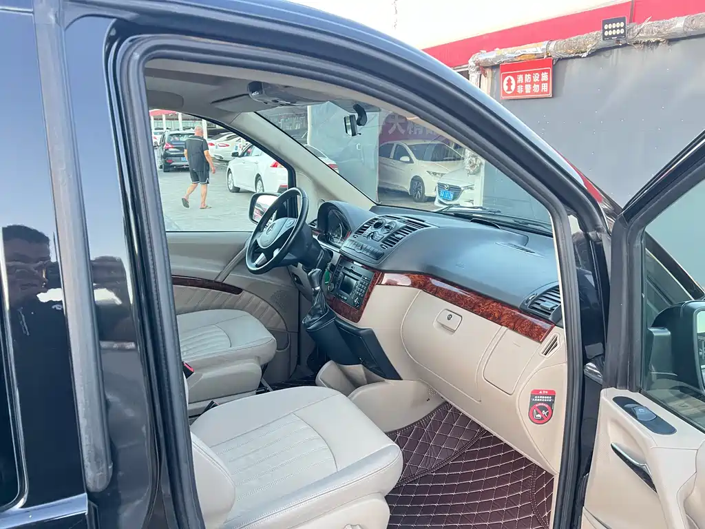 Mercedes-Benz Viano 2015 — фото 12