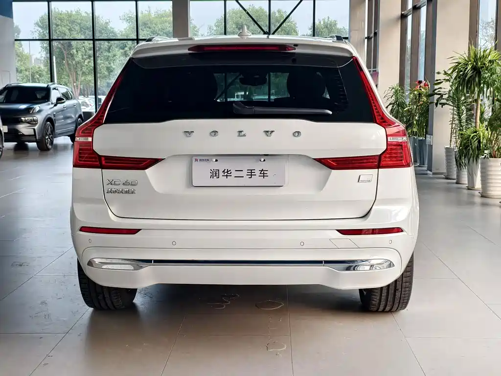 Volvo XC60 Plug-In Hybrid 2024 — фото 4