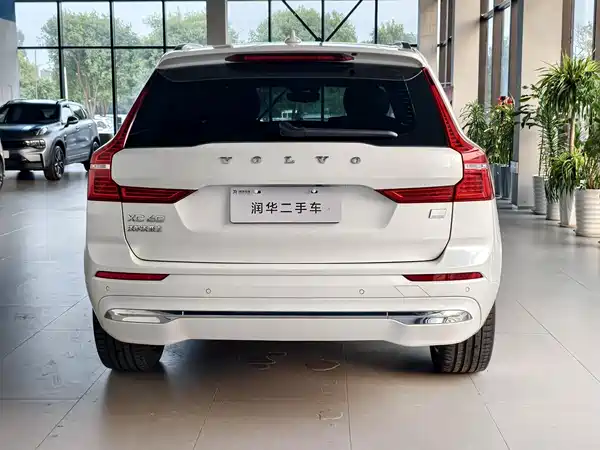 Volvo XC60 Plug-In Hybrid 2024