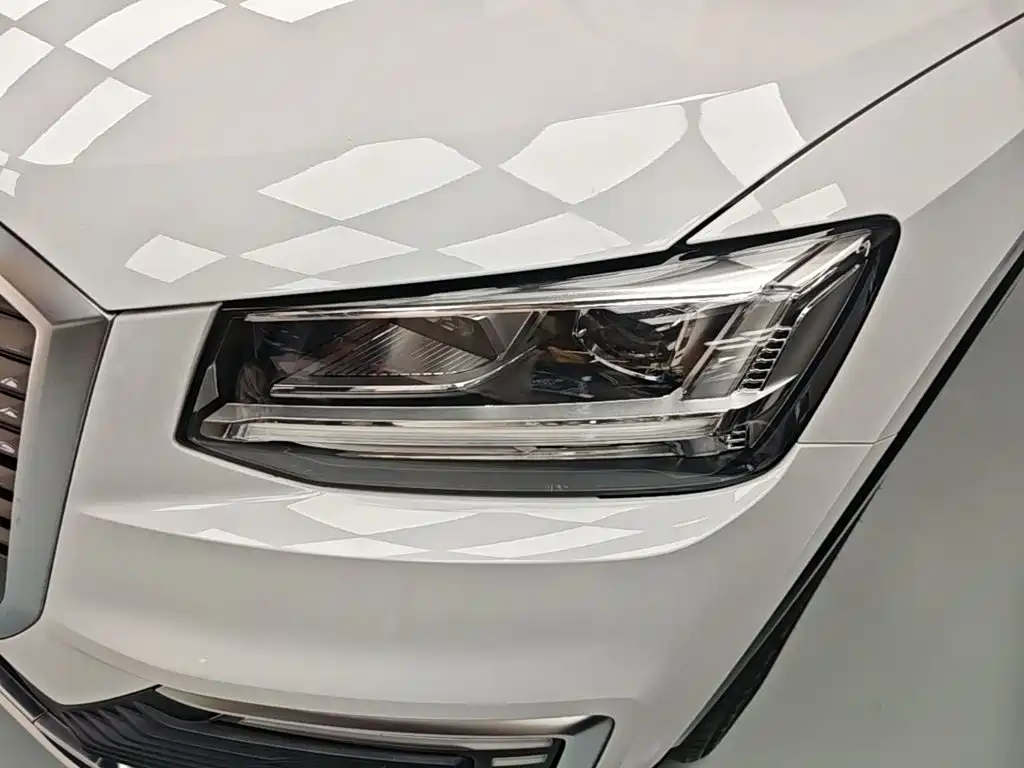 Audi Q2L E-Tron 2020 — фото 24