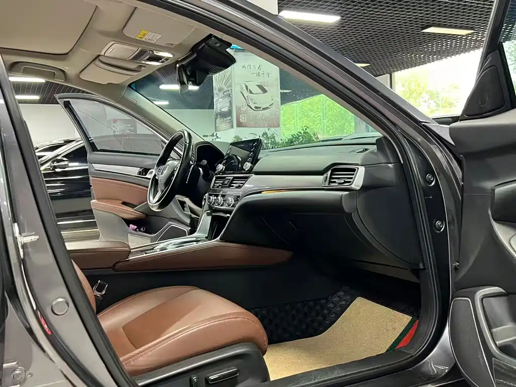 Honda Accord 2020 — фото 14