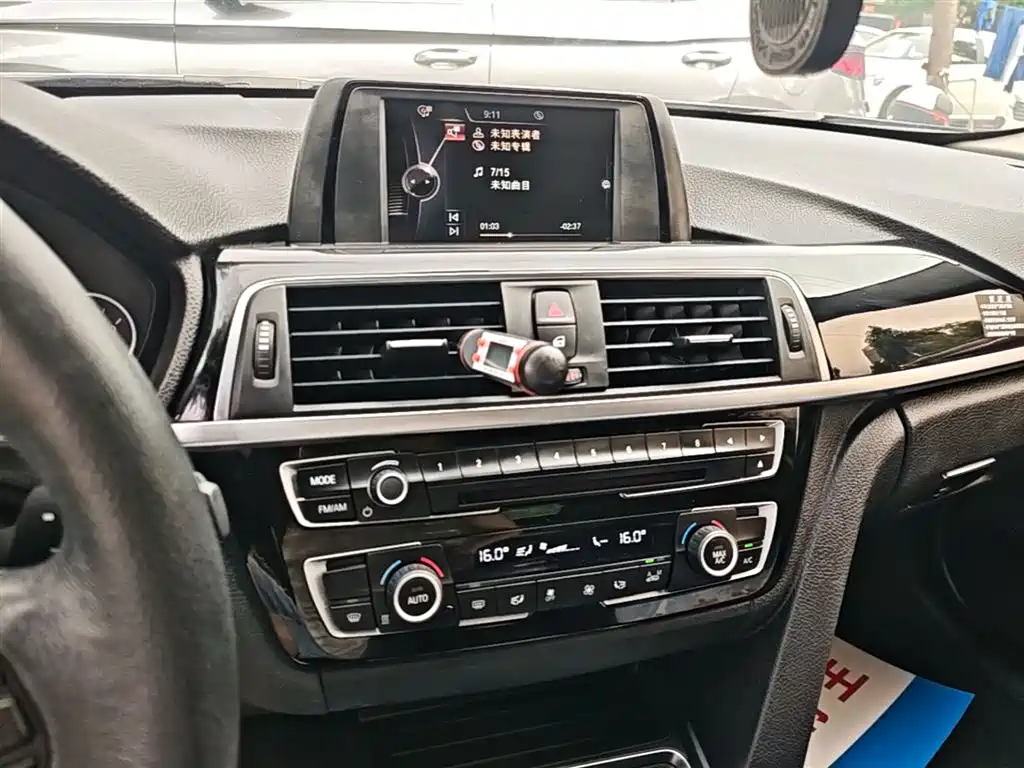 BMW 3 Series 2016 — фото 13
