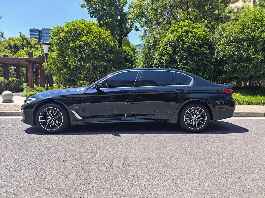 BMW 5 Series 2023