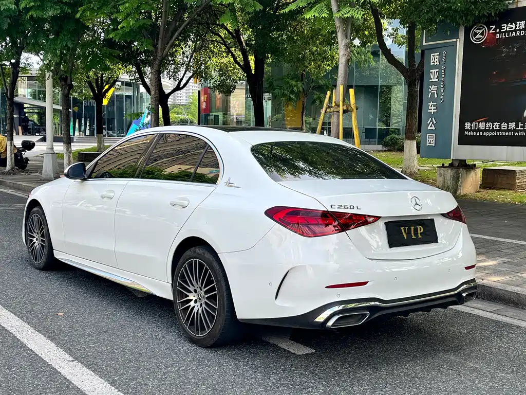 Mercedes-Benz C-Class 2024 — фото 12