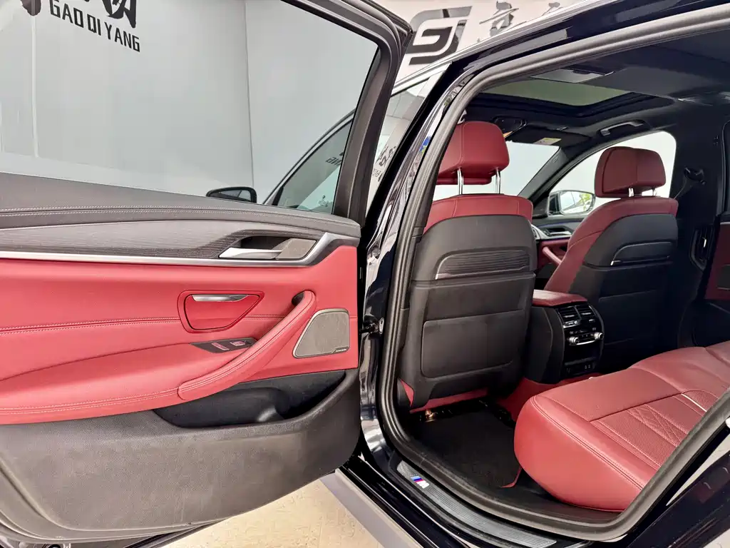 BMW 5 Series 2020 — фото 12