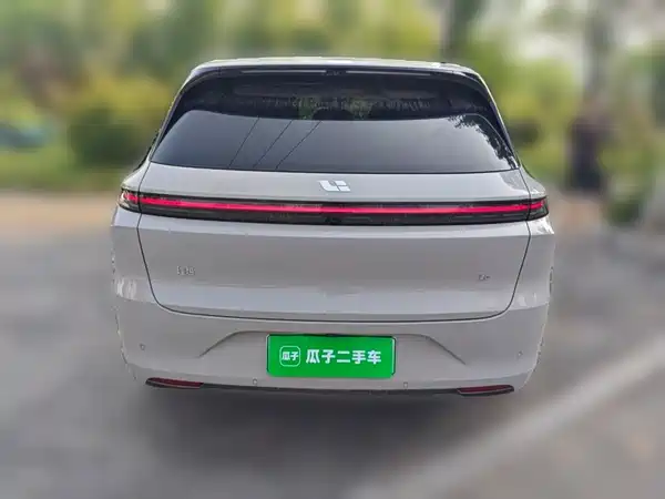 Li Auto L6 2025