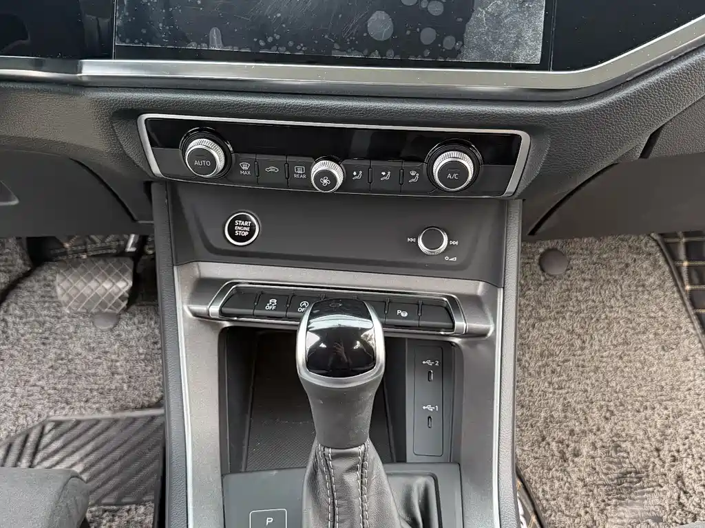 Audi Q3 2023 — фото 29