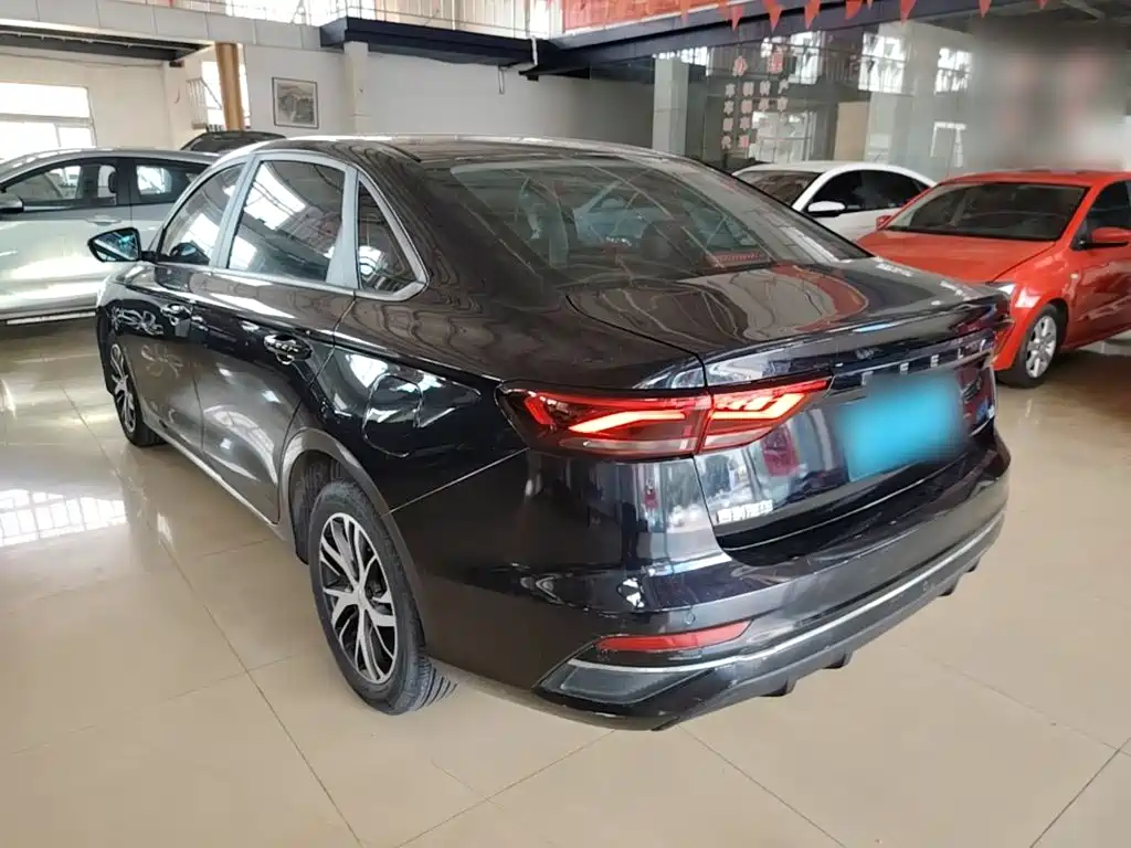 Geely Emgrand 2021