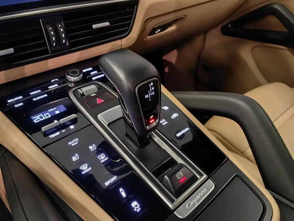 Porsche Cayenne 2022 — фото 12