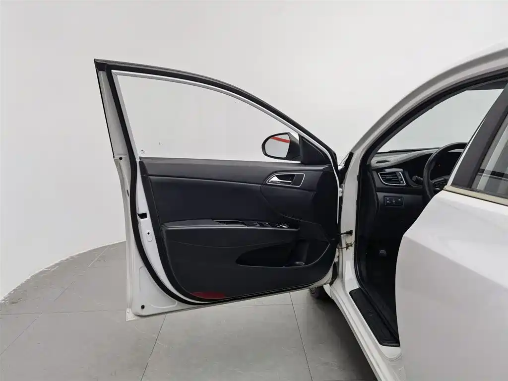 Hyundai Mistra 2015 — фото 8