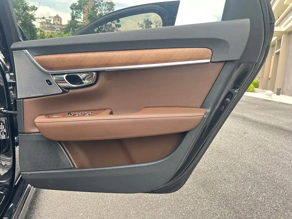 Volvo S90 2020 — фото 36