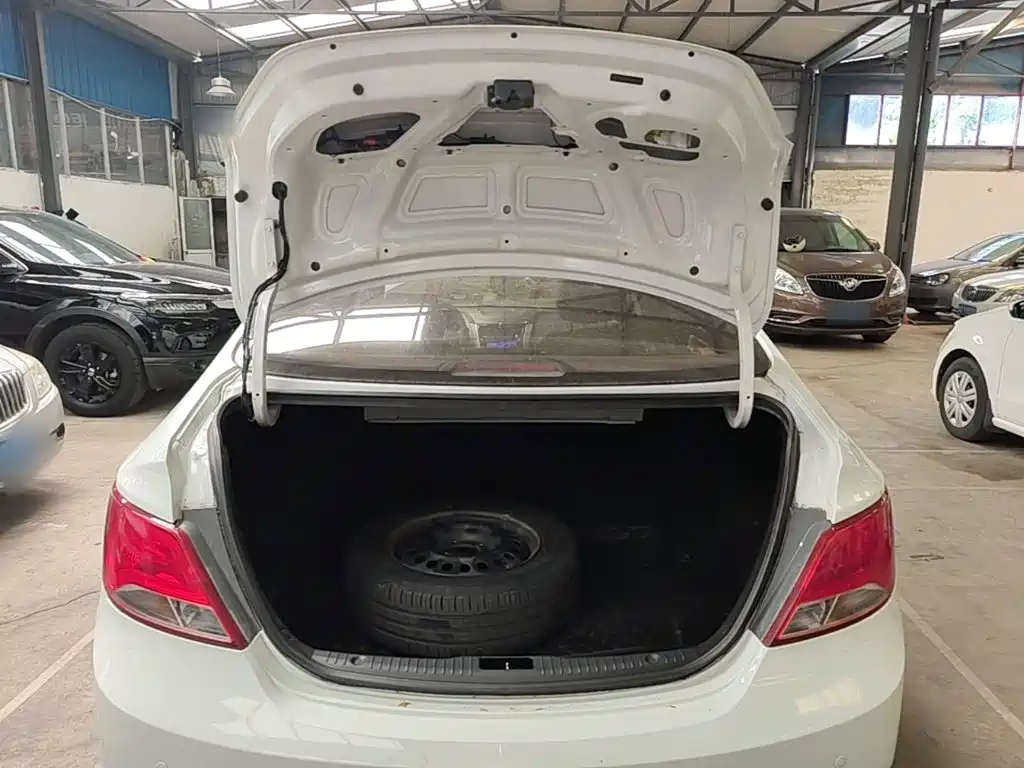 Hyundai Accent 2016 — фото 19
