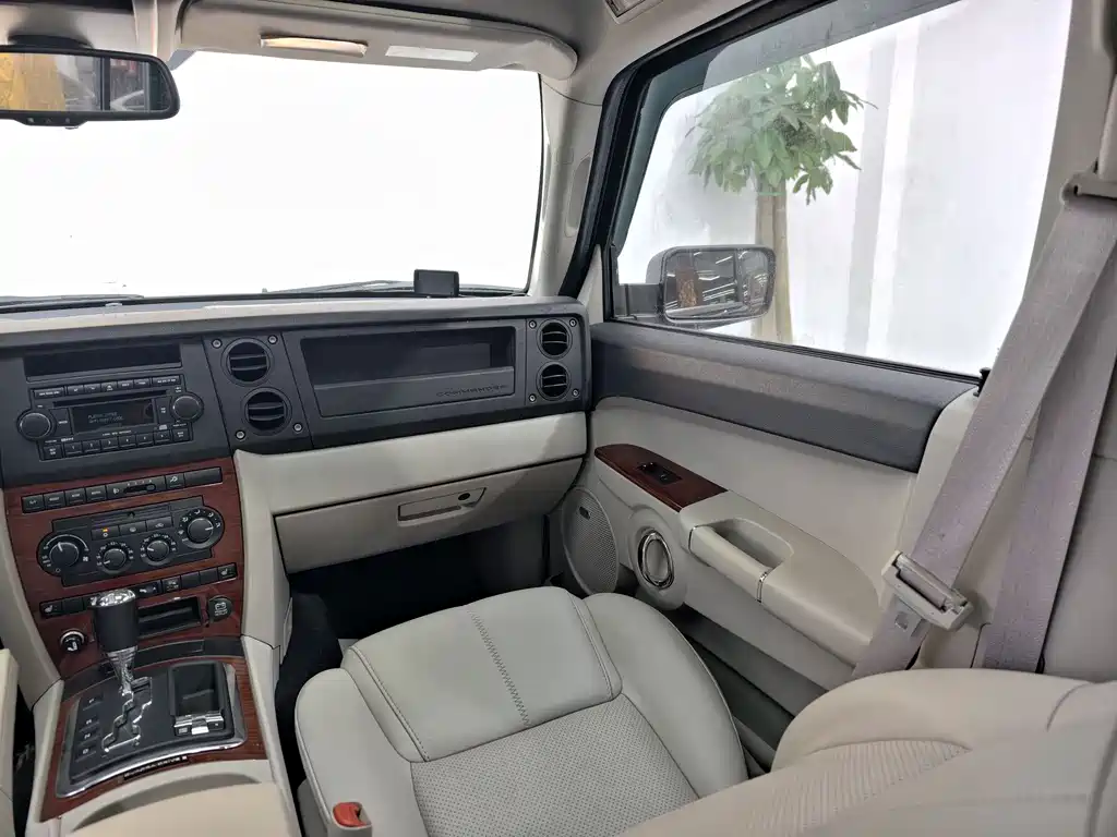 Jeep Commander Classic 2007 — фото 29