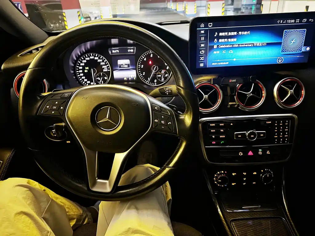 Mercedes-Benz A-Class 2015 — фото 12