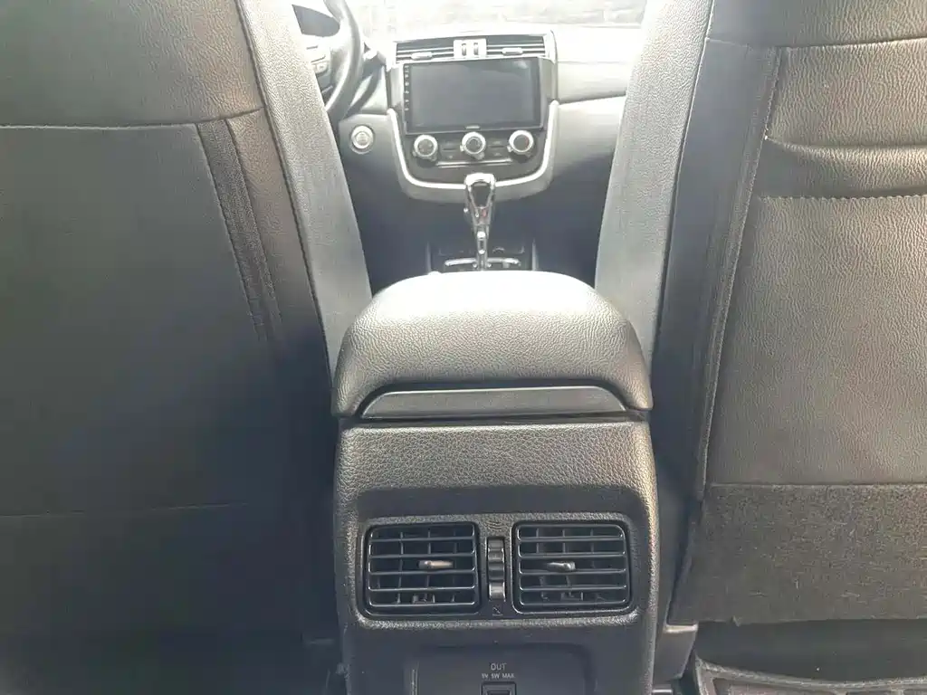 Nissan Tiida 2022 — фото 16