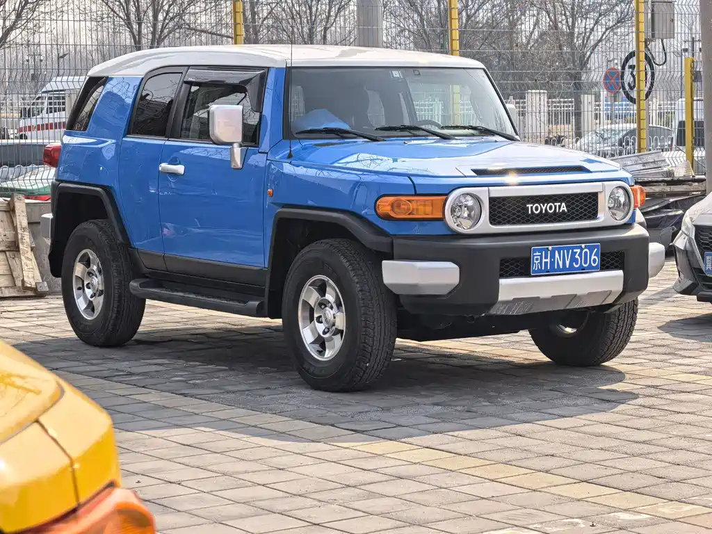 Toyota FJ Cruiser 2008 — фото 3