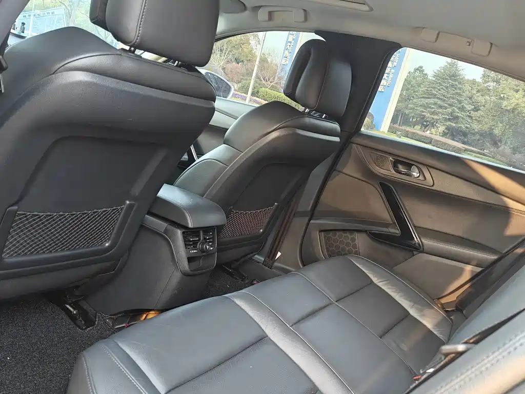 Peugeot 508 2016 — фото 12