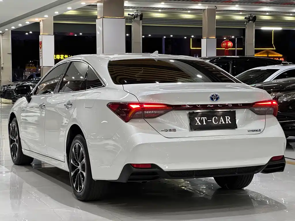 Toyota Avalon 2023 — фото 12