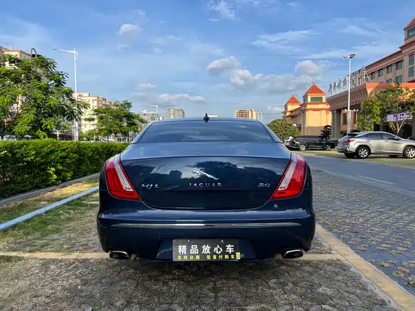 Jaguar XJ 2013