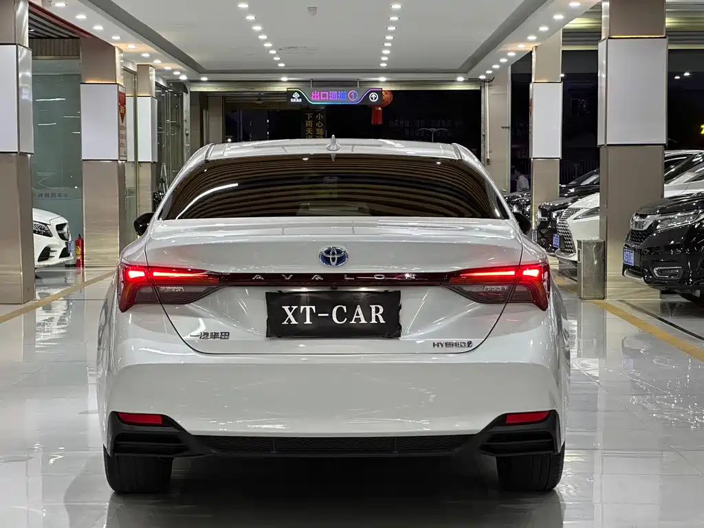 Toyota Avalon 2023 — фото 13