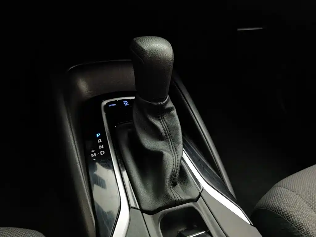 Toyota Corolla 2023 — фото 13
