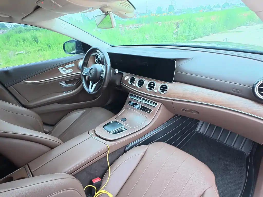 Mercedes-Benz E-Class 2019 — фото 17