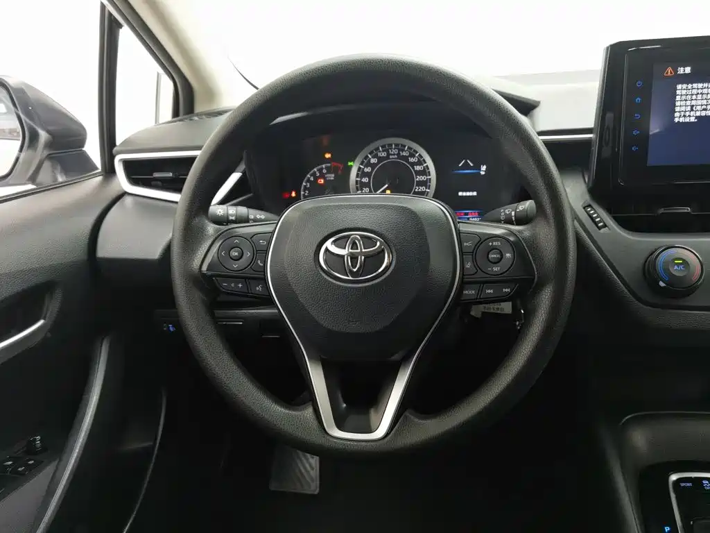 Toyota Corolla 2023 — фото 11