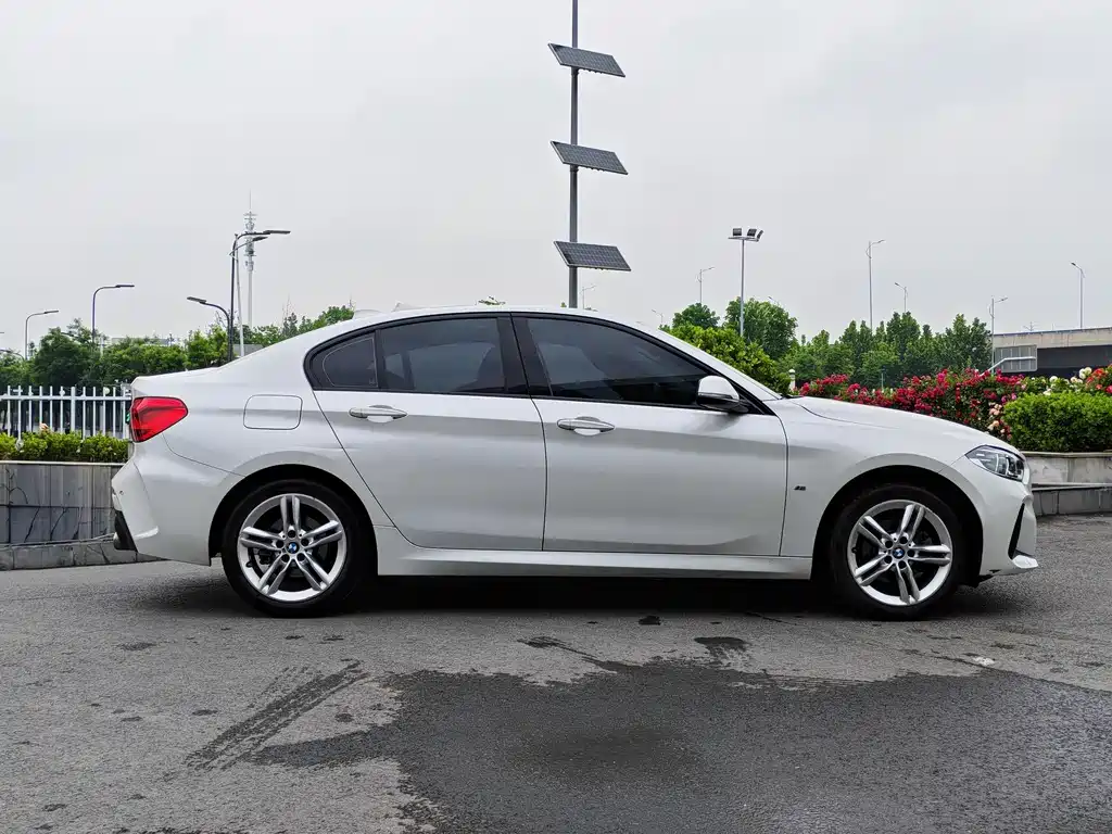 BMW 1 Series 2020 — фото 4